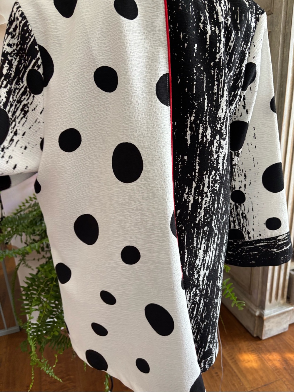 IC BY CONNIE K Black & White Textured Polka-Print Blazer with Red Tag - Picture 9 of 16